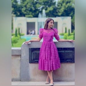 Party dress  with Pinky Plaid Puff Sleeves. Lined dress, zippered back, Size 4-6